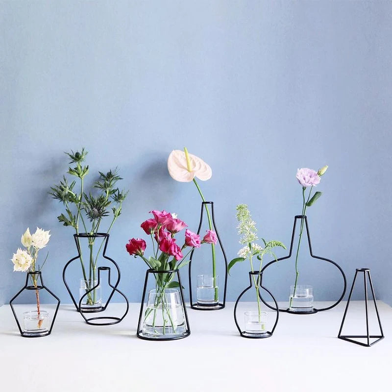 Retro Iron Wire Flower Vase – Stylish Metal Plant Holder in Nordic Style for Home and Garden Decorations 🌼